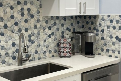 Copropriété à vendre à North Miami, Floride: 2 chambres, 113.71 m2 № 2020146 - photo 6