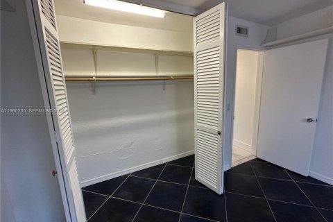 Copropriété à vendre à North Miami, Floride: 2 chambres, 113.71 m2 № 2020146 - photo 12