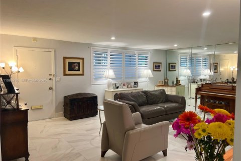 Copropriété à vendre à North Miami, Floride: 2 chambres, 113.71 m2 № 2020146 - photo 3