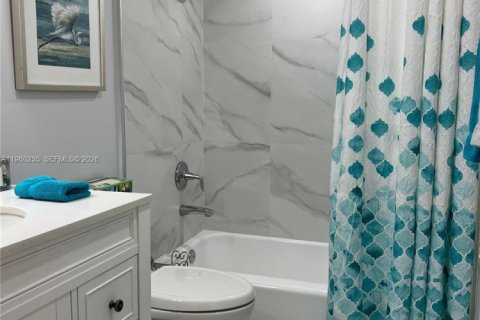 Copropriété à vendre à North Miami, Floride: 2 chambres, 113.71 m2 № 2020146 - photo 11