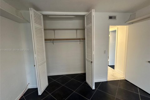 Copropriété à vendre à North Miami, Floride: 2 chambres, 113.71 m2 № 2020146 - photo 14