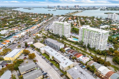 Copropriété à vendre à North Miami, Floride: 2 chambres, 113.71 m2 № 2020146 - photo 22