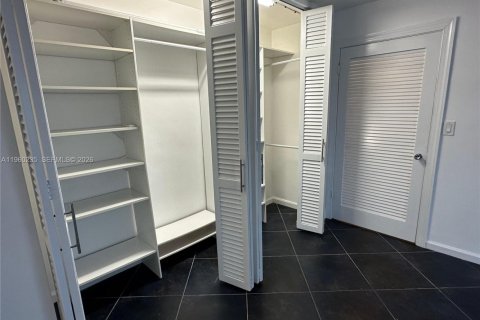 Copropriété à vendre à North Miami, Floride: 2 chambres, 113.71 m2 № 2020146 - photo 8