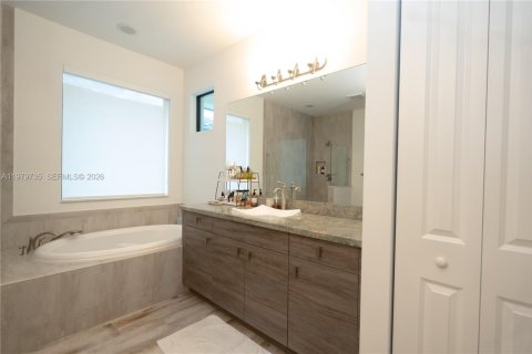 Villa ou maison à vendre à Pembroke Pines, Floride: 4 chambres, 236.06 m2 № 2055216 - photo 17