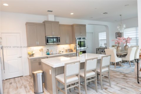 Villa ou maison à vendre à Pembroke Pines, Floride: 4 chambres, 236.06 m2 № 2055216 - photo 3