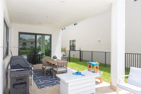 Villa ou maison à vendre à Pembroke Pines, Floride: 4 chambres, 236.06 m2 № 2055216 - photo 12