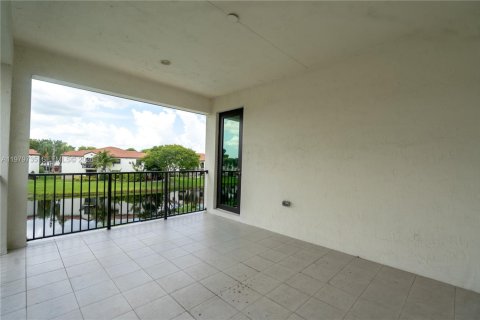 Villa ou maison à vendre à Pembroke Pines, Floride: 4 chambres, 236.06 m2 № 2055216 - photo 23