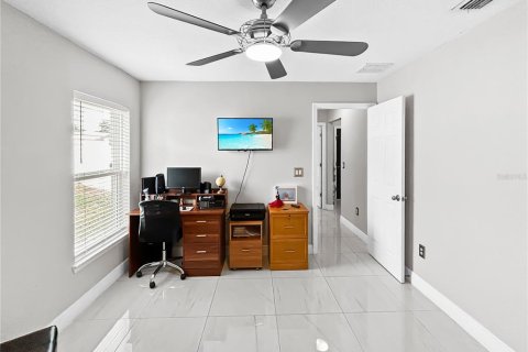 House in Poinciana, Florida 3 bedrooms, 121.24 sq.m. № 2224956 - photo 11