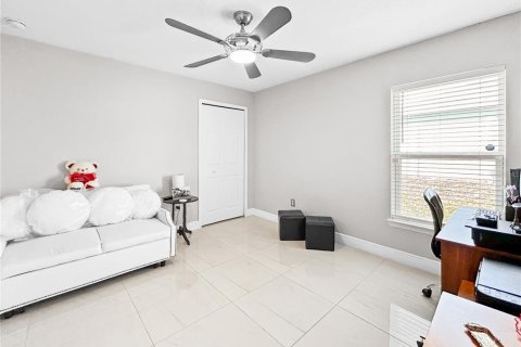 House in Poinciana, Florida 3 bedrooms, 121.24 sq.m. № 2224956 - photo 10