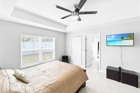 House in Poinciana, Florida 3 bedrooms, 121.24 sq.m. № 2224956 - photo 5