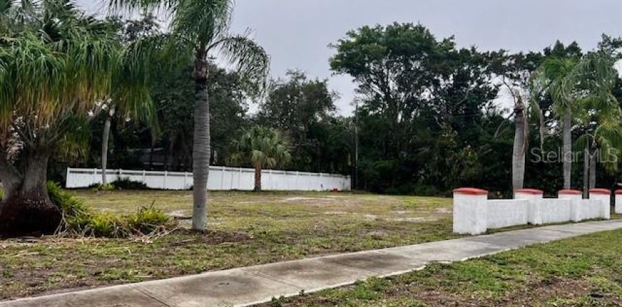 Terreno en Bradenton, Florida № 957441