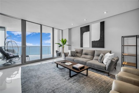 Condo in Sunny Isles Beach, Florida, 3 bedrooms  № 2176485 - photo 15