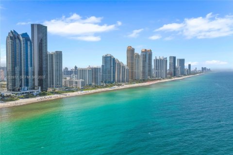 Condo in Sunny Isles Beach, Florida, 3 bedrooms  № 2176485 - photo 9