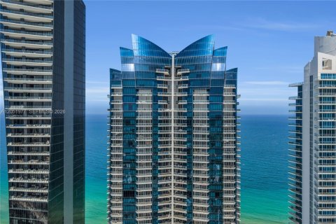 Condo in Sunny Isles Beach, Florida, 3 bedrooms  № 2176485 - photo 2