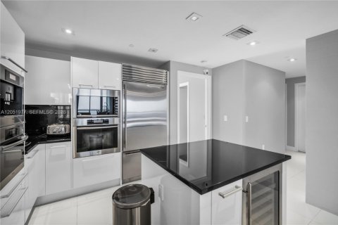Condo in Sunny Isles Beach, Florida, 3 bedrooms  № 2176485 - photo 28