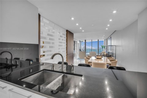 Condo in Sunny Isles Beach, Florida, 3 bedrooms  № 2176485 - photo 29