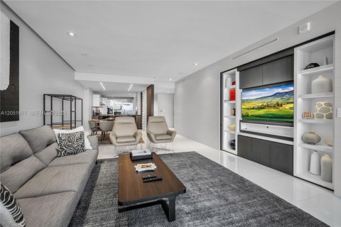 Condo in Sunny Isles Beach, Florida, 3 bedrooms  № 2176485 - photo 18