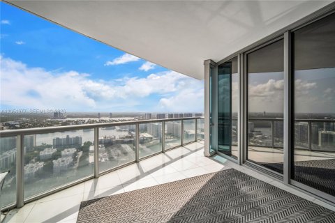 Condo in Sunny Isles Beach, Florida, 3 bedrooms  № 2176485 - photo 21