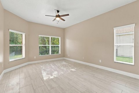 Villa ou maison à louer à Land O' Lakes, Floride: 3 chambres, 189.71 m2 № 2413482 - photo 17