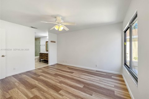 Villa ou maison à louer à Coconut Creek, Floride: 3 chambres, 143.07 m2 № 2011572 - photo 16