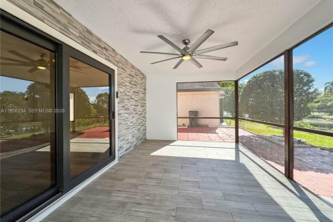 Villa ou maison à louer à Coconut Creek, Floride: 3 chambres, 143.07 m2 № 2011572 - photo 21