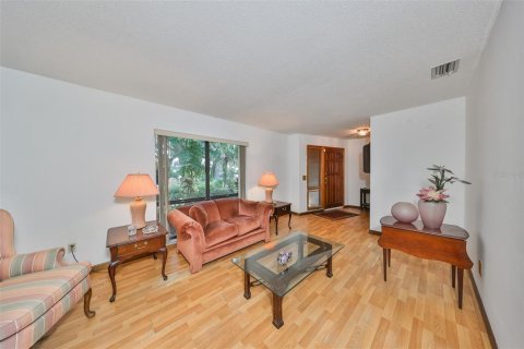House in Valrico, Florida 4 bedrooms, 213.58 sq.m. № 2413503 - photo 18