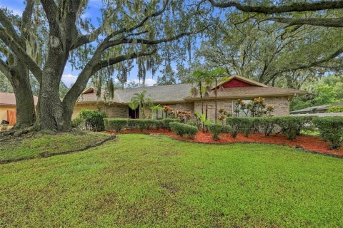 House in Valrico, Florida 4 bedrooms, 213.58 sq.m. № 2413503 - photo 2