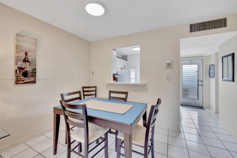 Copropriété à vendre à Lauderhill, Floride: 1 chambre, 63.17 m2 № 1979451 - photo 6