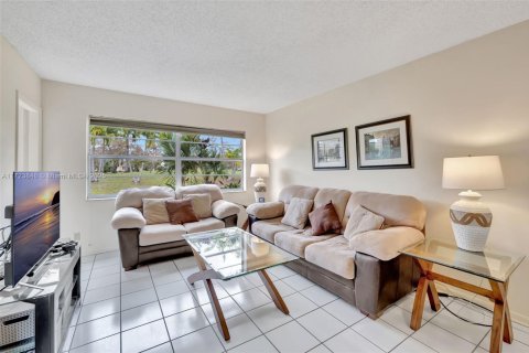 Copropriété à vendre à Lauderhill, Floride: 1 chambre, 63.17 m2 № 1979451 - photo 2