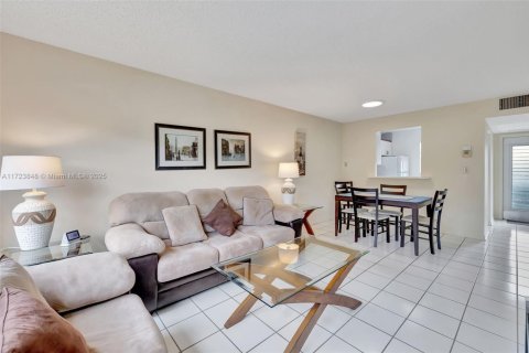 Copropriété à vendre à Lauderhill, Floride: 1 chambre, 63.17 m2 № 1979451 - photo 5