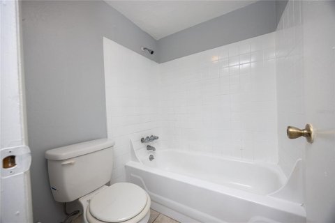 Condominio en venta en Gainesville, Florida, 2 dormitorios, 81.38 m2 № 1359763 - foto 10