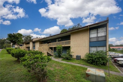 Condominio en venta en Gainesville, Florida, 2 dormitorios, 81.38 m2 № 1359763 - foto 1