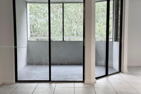 Appartement à louer à Miami, Floride: 2 chambres, 105.17 m2 № 1944427 - photo 1