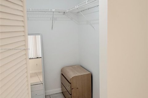 Appartement à louer à Miami, Floride: 2 chambres, 105.17 m2 № 1944427 - photo 5