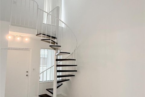 Appartement à louer à Miami, Floride: 2 chambres, 105.17 m2 № 1944427 - photo 6