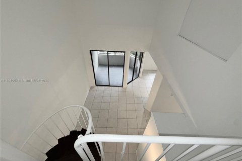 Appartement à louer à Miami, Floride: 2 chambres, 105.17 m2 № 1944427 - photo 7