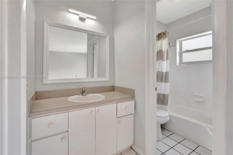 Copropriété à vendre à North Miami, Floride: 1 chambre, 53.14 m2 № 1994785 - photo 8