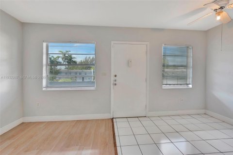 Copropriété à vendre à North Miami, Floride: 1 chambre, 53.14 m2 № 1994785 - photo 18