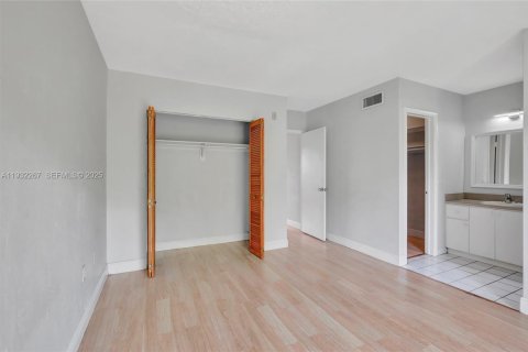 Copropriété à vendre à North Miami, Floride: 1 chambre, 53.14 m2 № 1994785 - photo 2