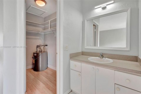 Copropriété à vendre à North Miami, Floride: 1 chambre, 53.14 m2 № 1994785 - photo 6