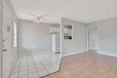 Copropriété à vendre à North Miami, Floride: 1 chambre, 53.14 m2 № 1994785 - photo 12