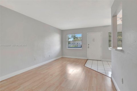 Copropriété à vendre à North Miami, Floride: 1 chambre, 53.14 m2 № 1994785 - photo 10