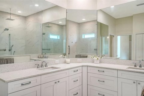 House in Sarasota, Florida 4 bedrooms, 233.46 sq.m. № 1804907 - photo 25