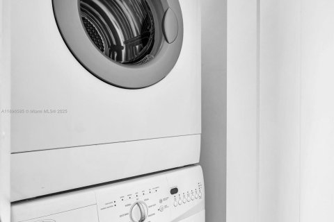 Купить кондоминиум в Майами-Бич, Флорида 2 спальни, 89.19м2, № 2014544 - фото 15