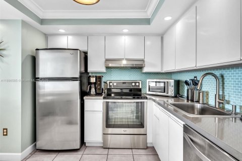 Купить кондоминиум в Майами-Бич, Флорида 2 спальни, 89.19м2, № 2014544 - фото 7