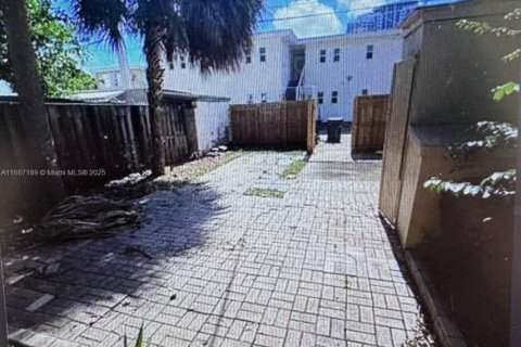 Condominio en alquiler en Hollywood, Florida, 2 dormitorios № 1933073 - foto 10
