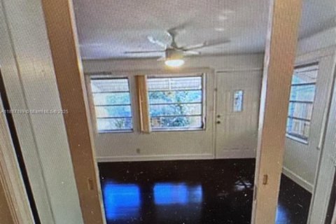 Condominio en alquiler en Hollywood, Florida, 2 dormitorios № 1933073 - foto 3