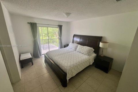 Touwnhouse à vendre à Miami, Floride: 3 chambres, 136.47 m2 № 2303611 - photo 17