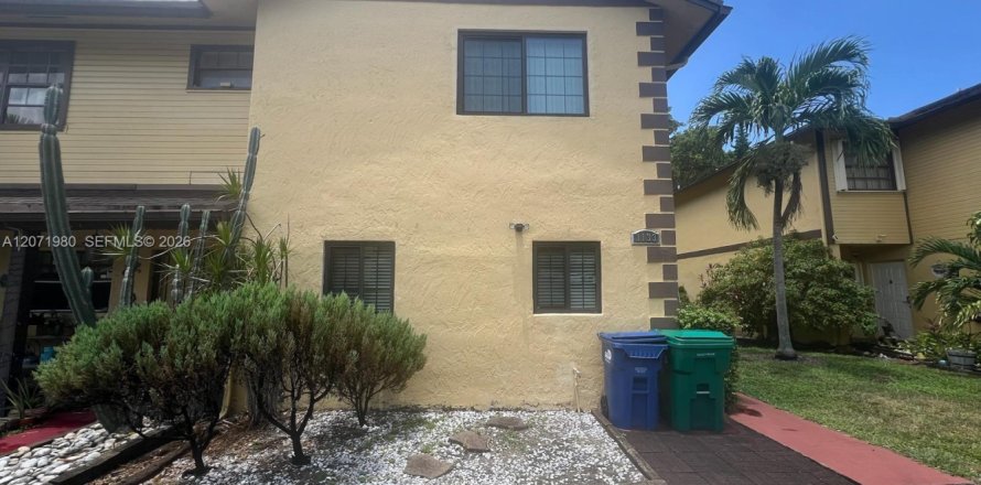 Touwnhouse à Miami, Floride 3 chambres, 136.47 m2 № 2303611