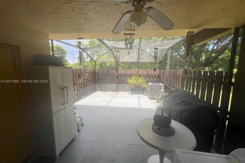 Touwnhouse à vendre à Miami, Floride: 3 chambres, 136.47 m2 № 2303611 - photo 28